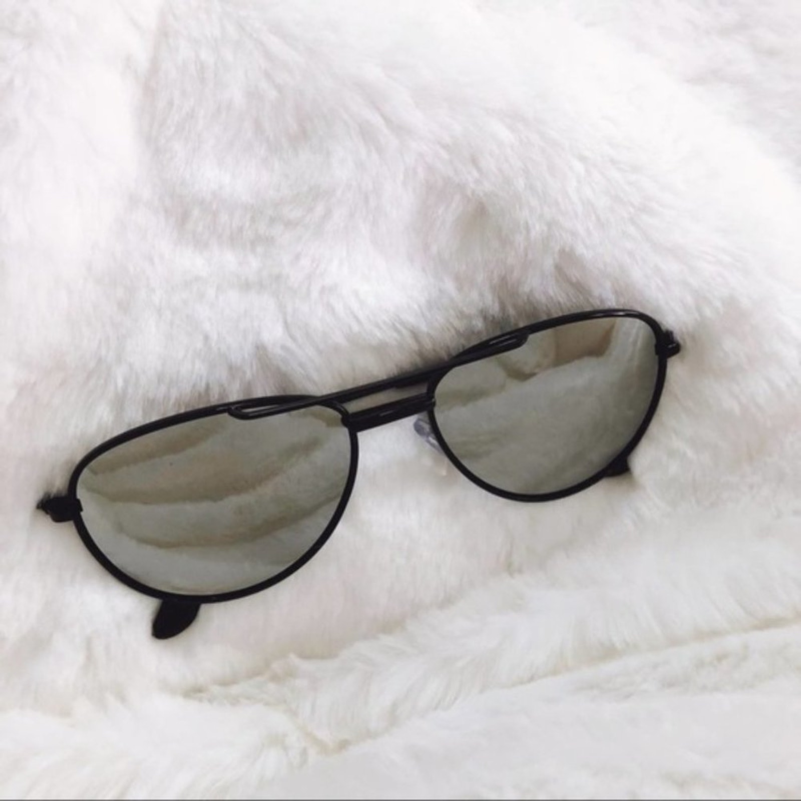 Remy Black Mirrored Aviator Sunglasses